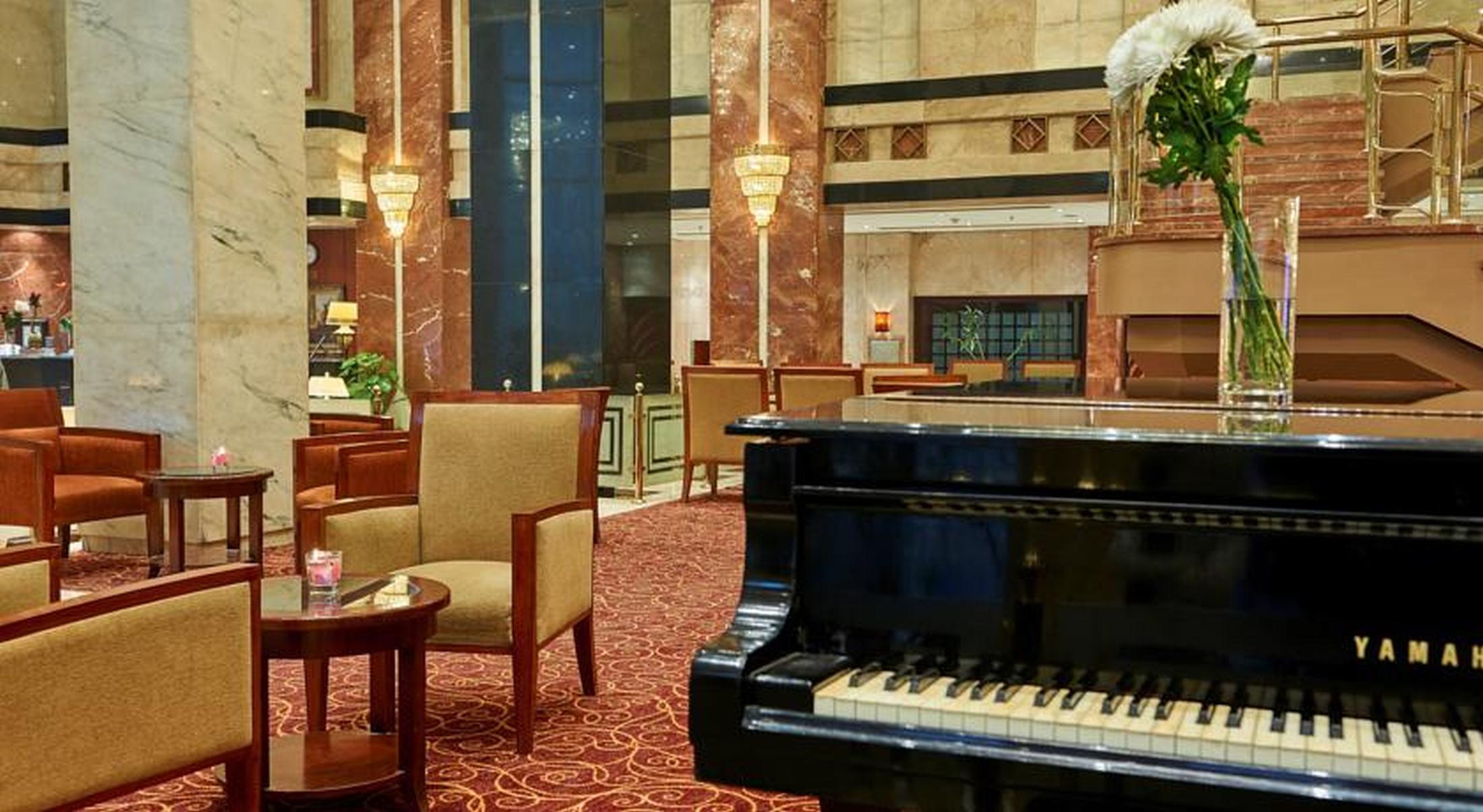Safir Hotel Cairo Giza Bagian luar foto The lobby