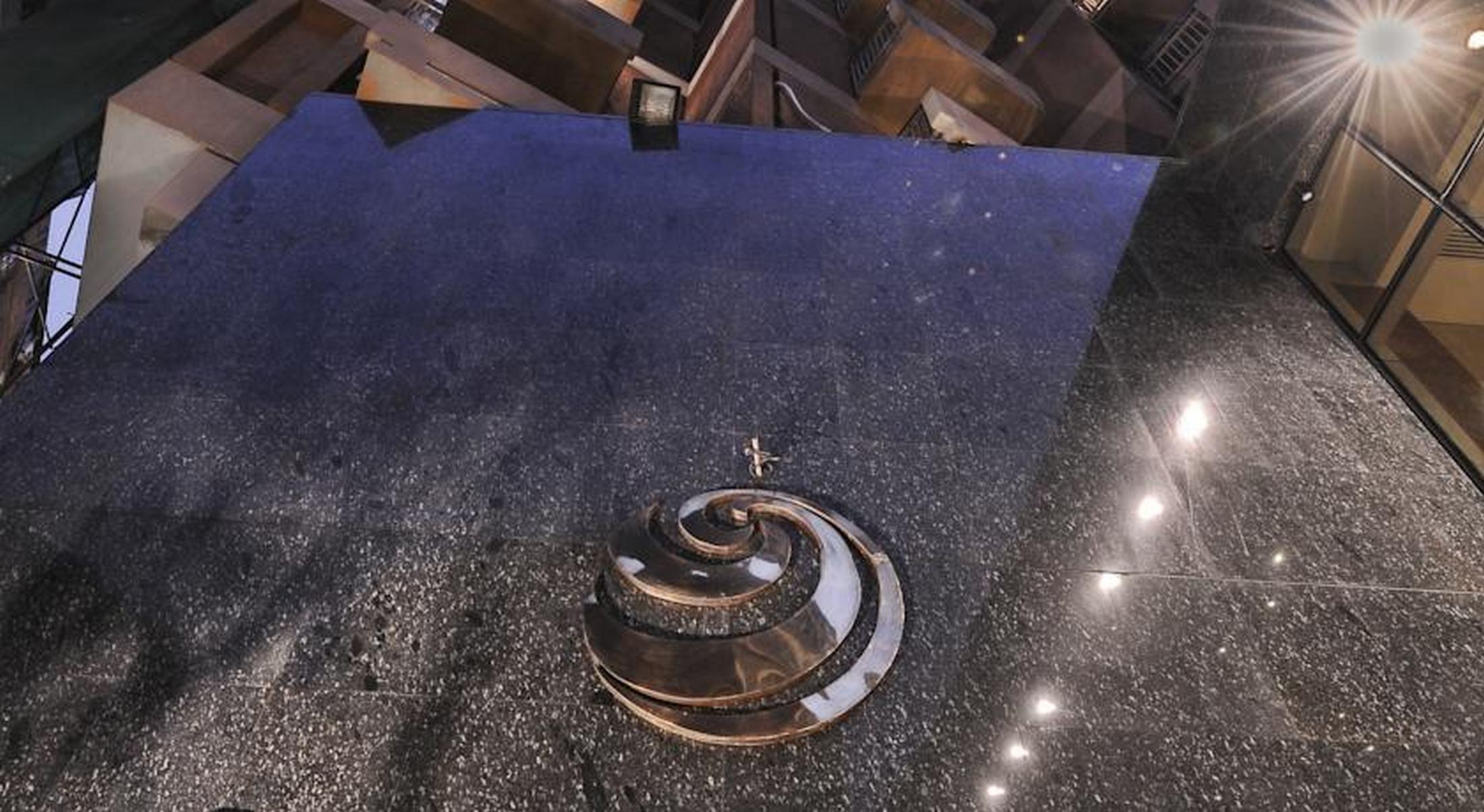 Safir Hotel Cairo Giza Bagian luar foto The spiral staircase