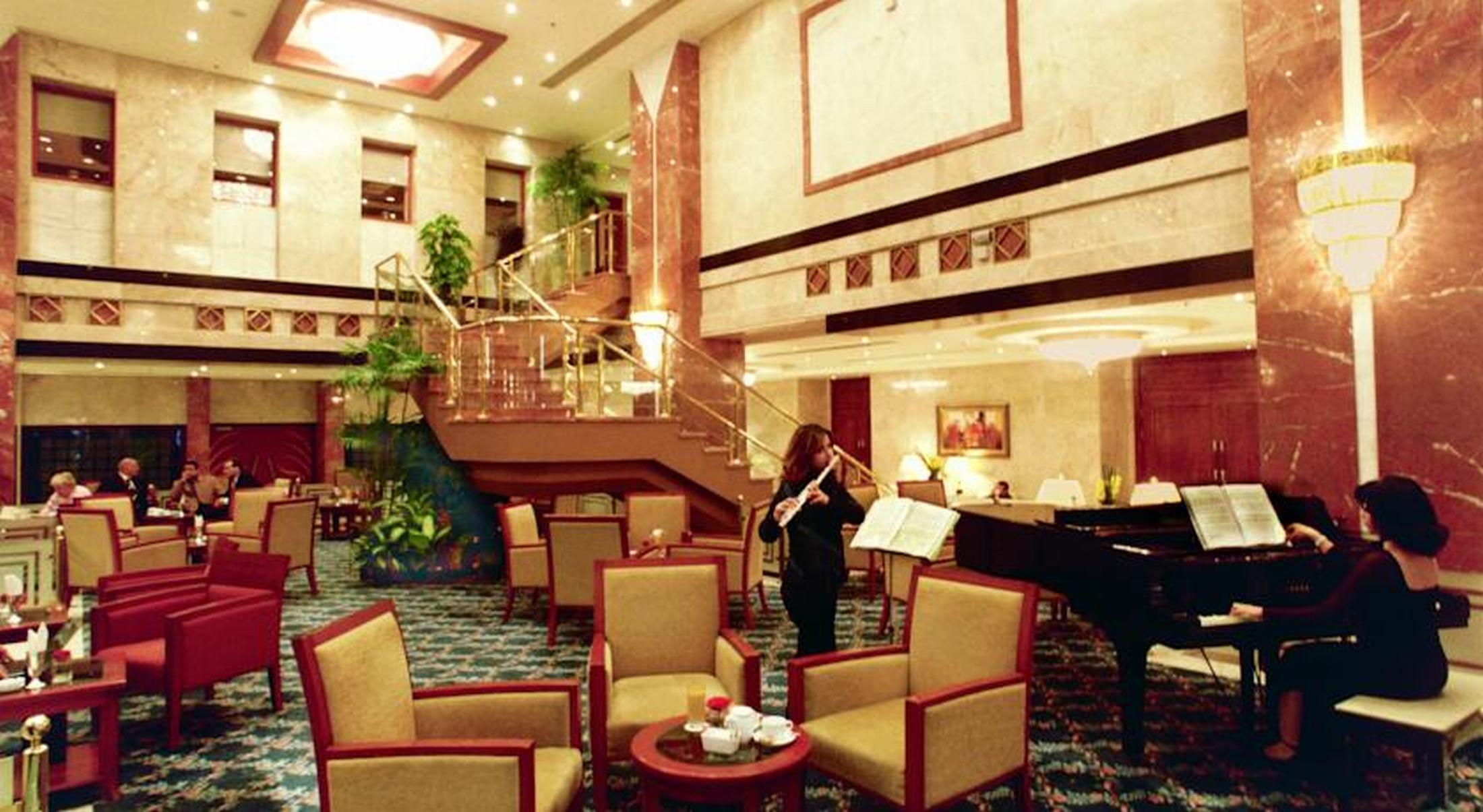 Safir Hotel Cairo Giza Bagian luar foto Lobby