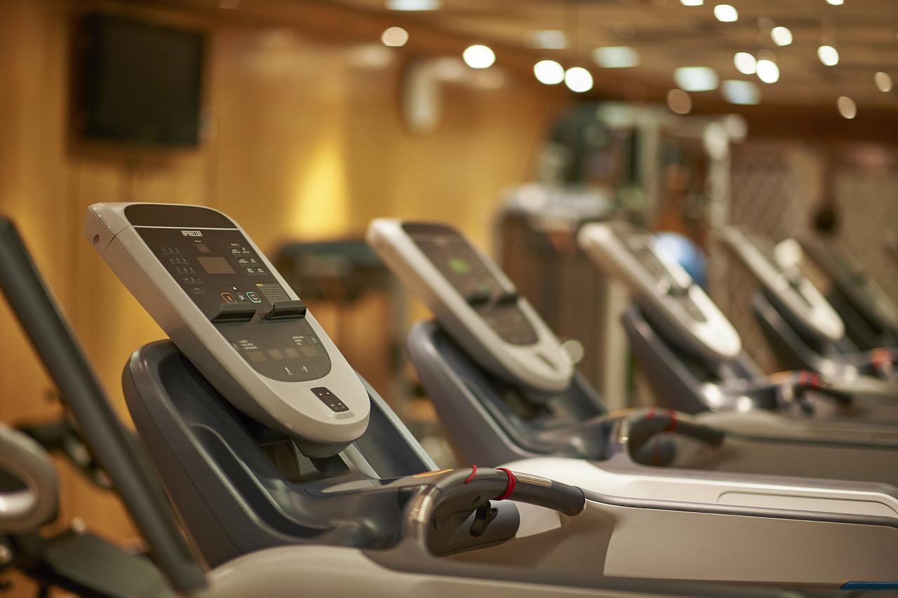 Safir Hotel Cairo Giza Bagian luar foto The gym at the hotel